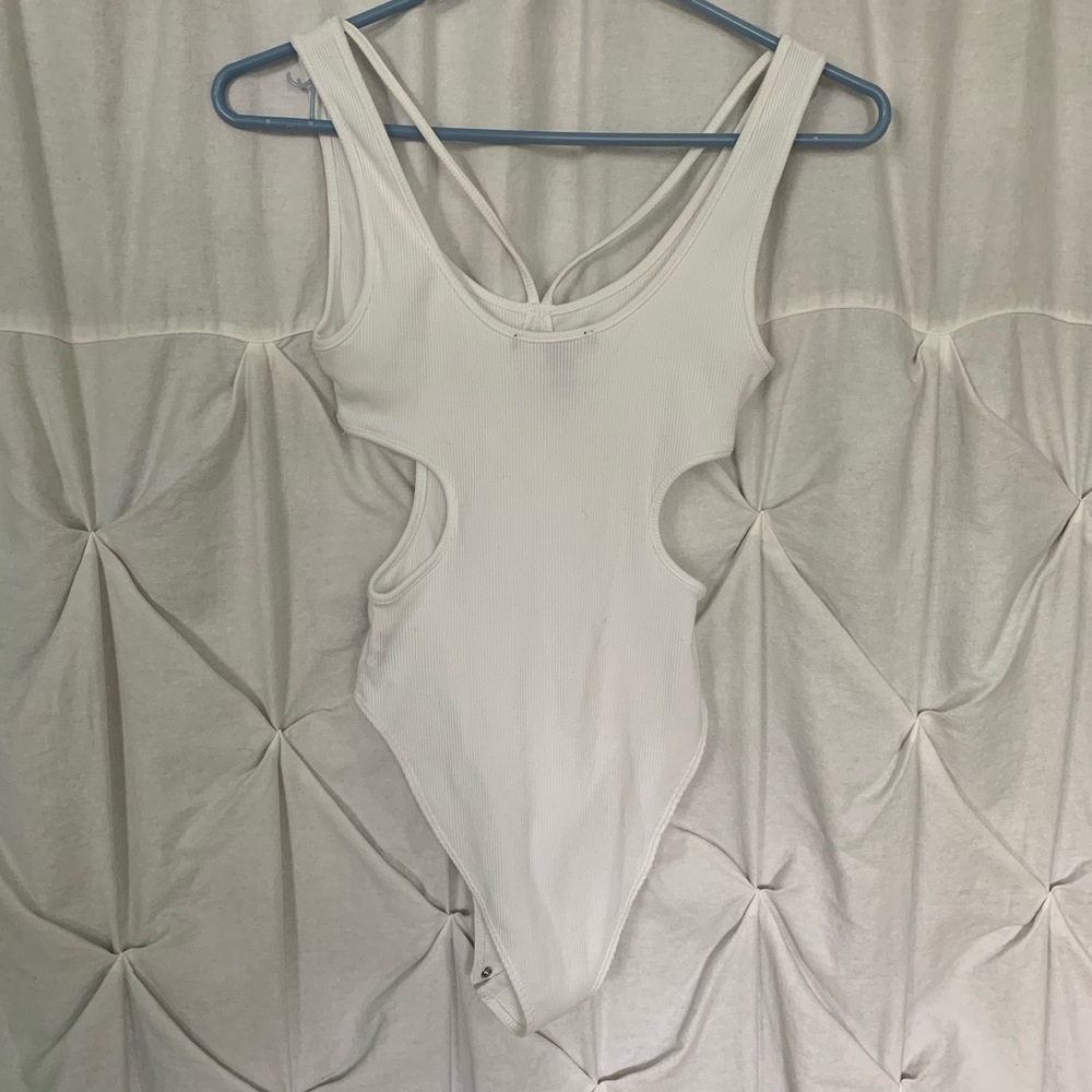 Bodysuits - Picture 2 of 3